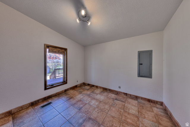 423 Amber Lane Moab, UT 84532 - Photo 29 of 63 Second bedroom