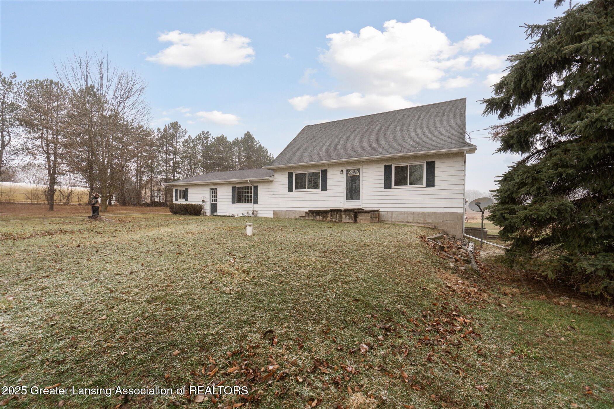 8562 West Howe Road Eagle, MI 48822 - Photo 4 of 50 04-8562-W-Howe-Rd-Eagle-MI-48822-WindowS
