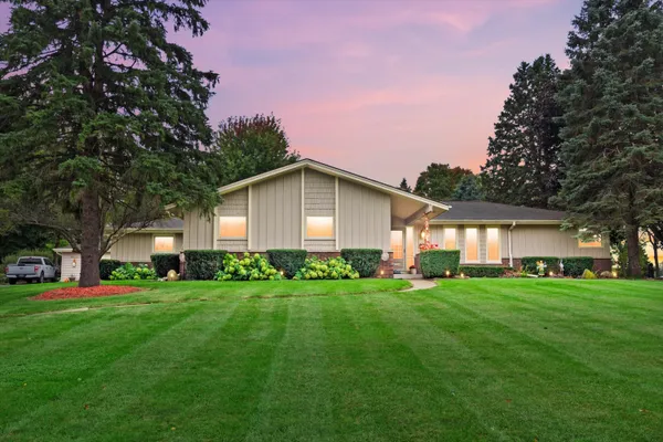 $529,900 | N8W27287 Woodridge Lane, Pewaukee, WI 53188