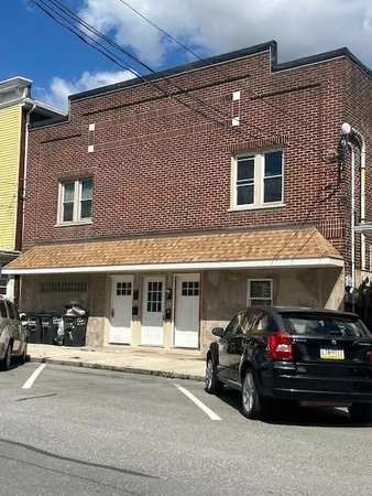 $900 | 233 East Ridge Street, Lansford, PA 18232