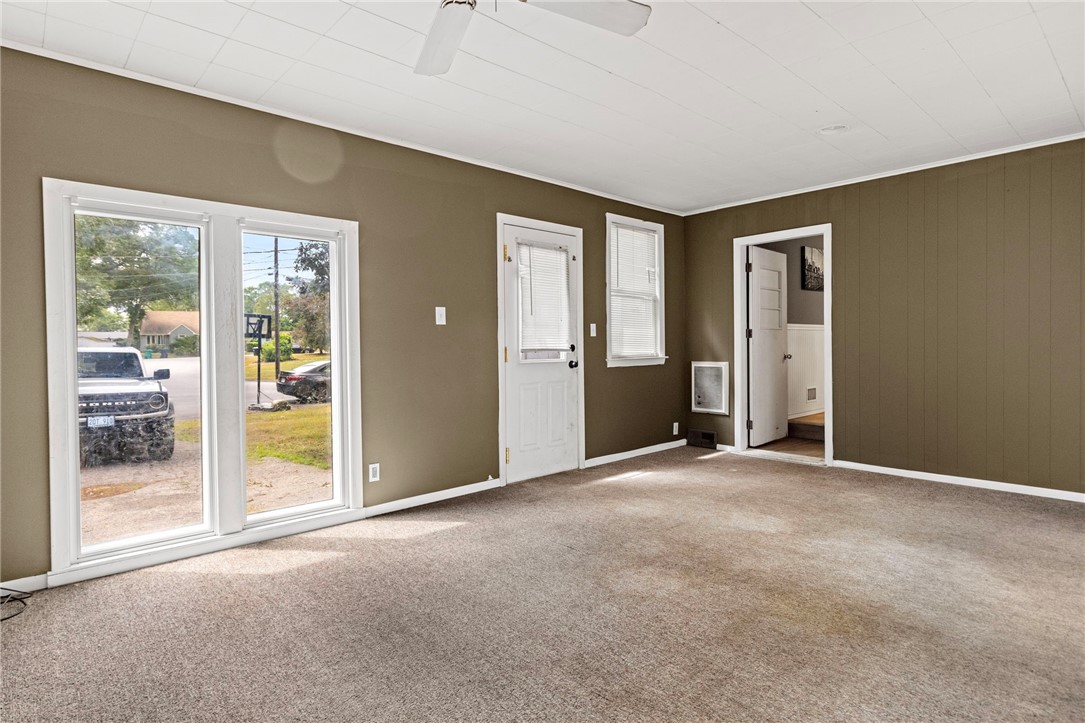 142 Adrian Street Warwick, RI 02886 - Photo 19 of 27