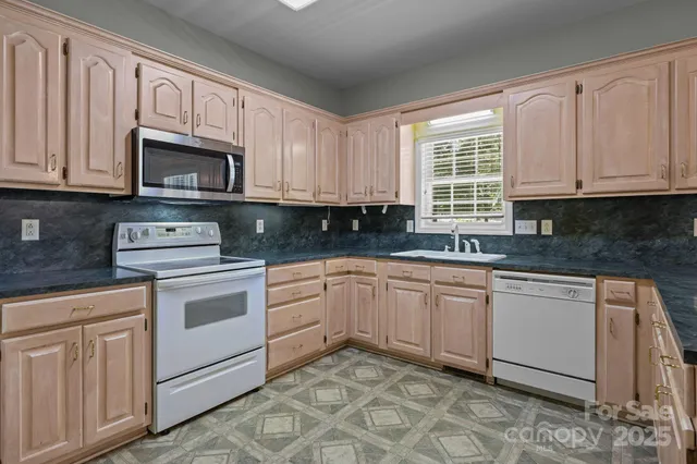 $529,900 | 174 Willow Creek Drive, Stanfield, NC 28163