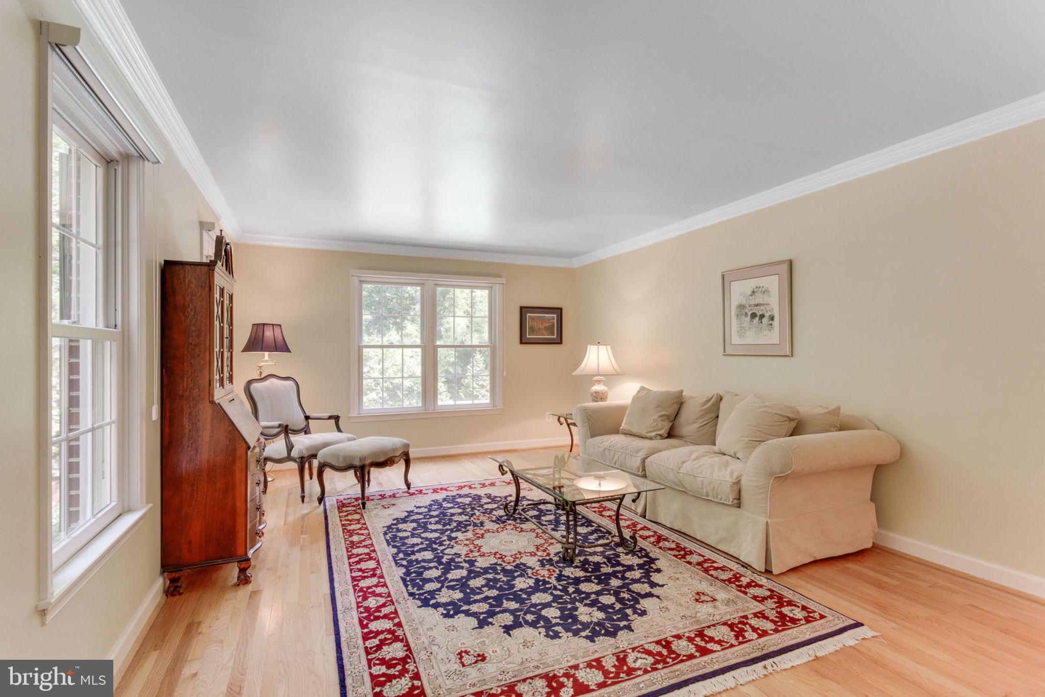 533 Clear Spring Road Great Falls, VA 22066 - Photo 9 of 63 Living Room