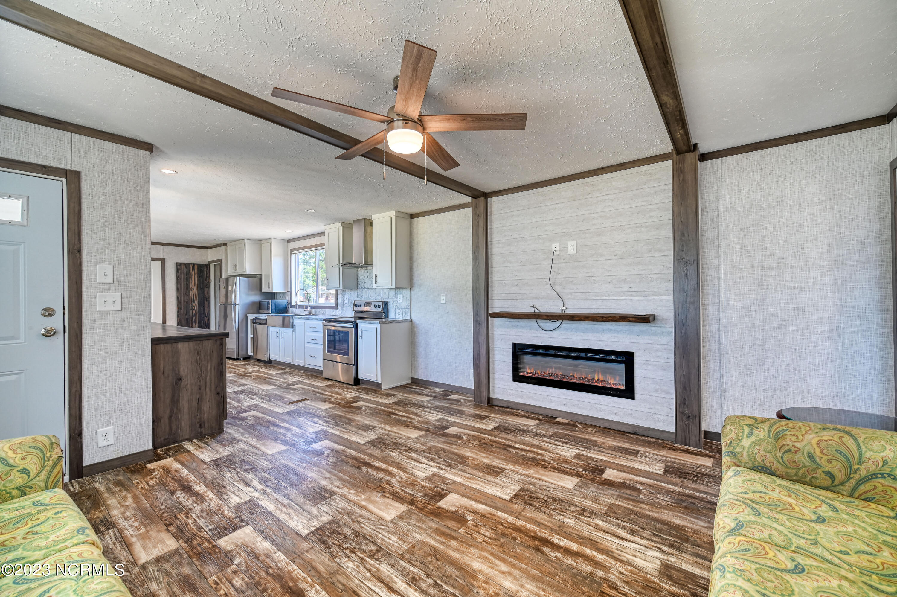 195 Folkstone Road Holly Ridge, NC 28445 - Photo 4 of 41 DSC_3813-2