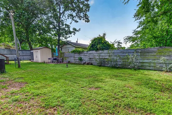 $145,900 | 21760 Shady Trail, Chandler, TX 75758