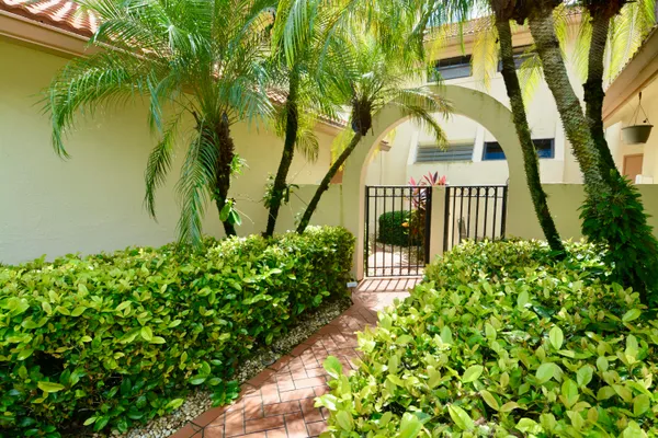 $265,000 | 8336 Waterline Drive, Unit 201, Boynton Beach, FL 33472