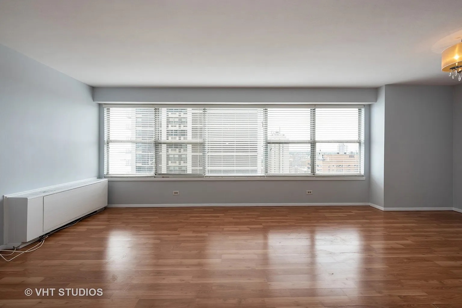 6157 North Sheridan Road, Unit 16L Chicago, IL 60660 - Photo 3 of 9 Gallery Image 3