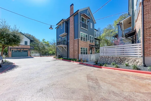 $4,099 | 3809 Valley View Road, Unit 14, Austin, TX 78704