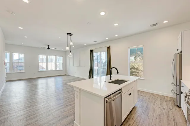 $4,099 | 3809 Valley View Road, Unit 14, Austin, TX 78704