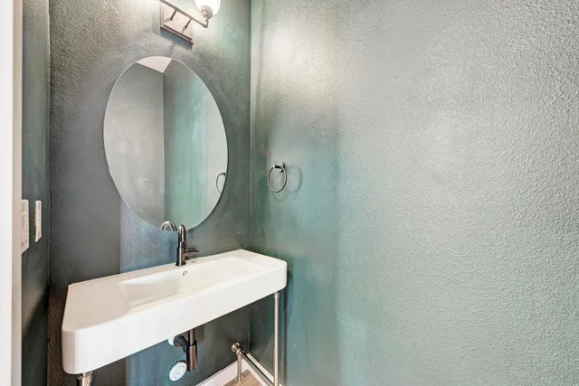 $4,099 | 3809 Valley View Road, Unit 14, Austin, TX 78704