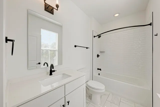 $4,099 | 3809 Valley View Road, Unit 14, Austin, TX 78704