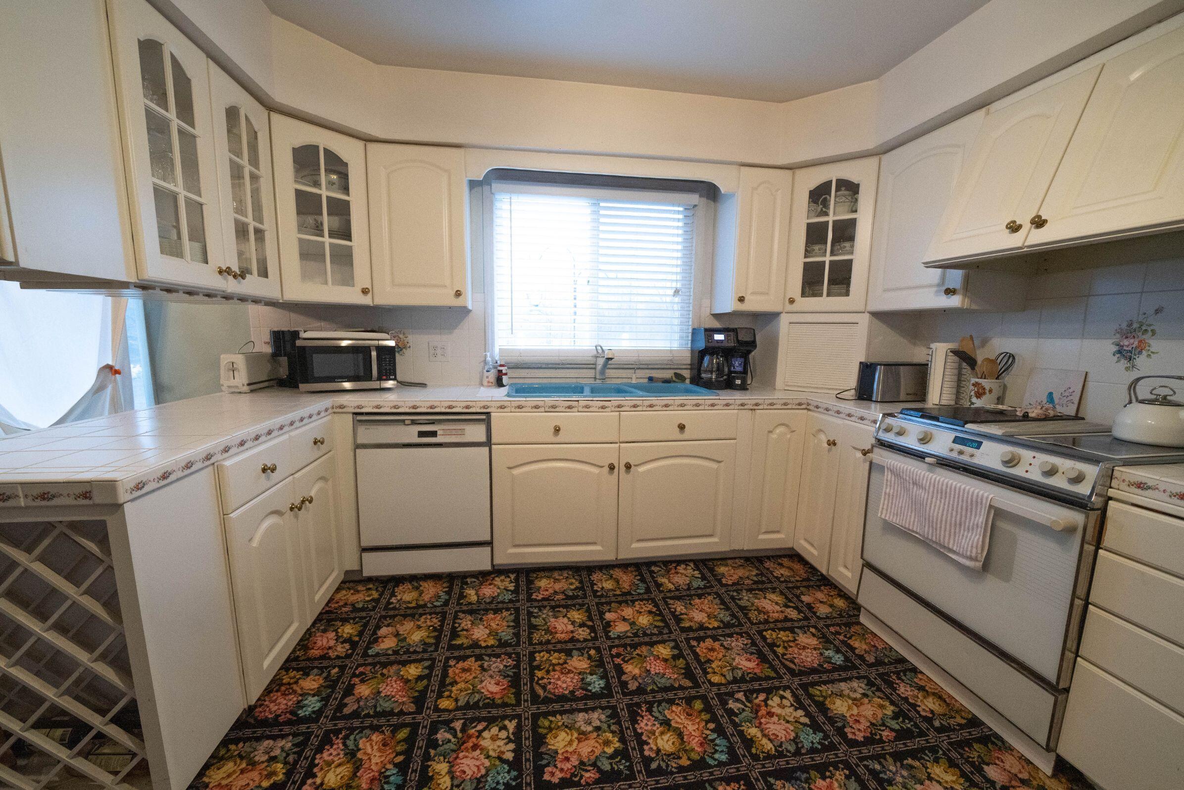 5195 North Burkhart Road Howell, MI 48855 - Photo 11 of 38 11