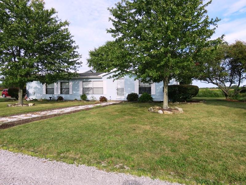 9403 Emanuel Road Fort Wayne, IN 46816 - Photo 2 of 28