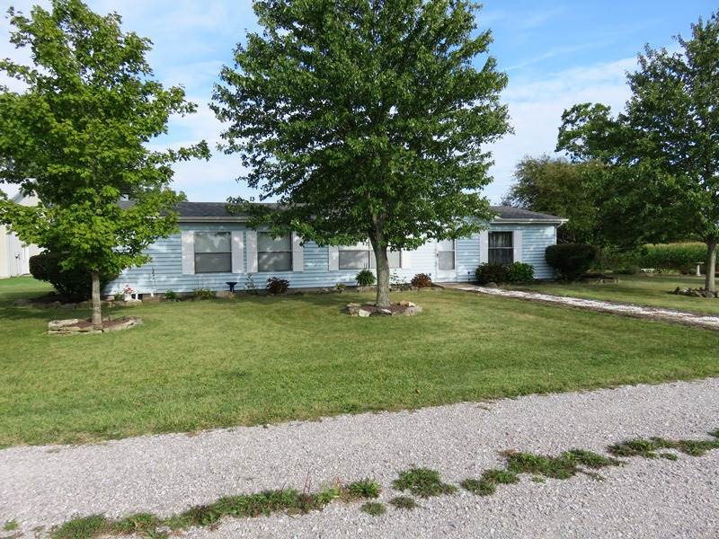 9403 Emanuel Road Fort Wayne, IN 46816 - Photo 4 of 28