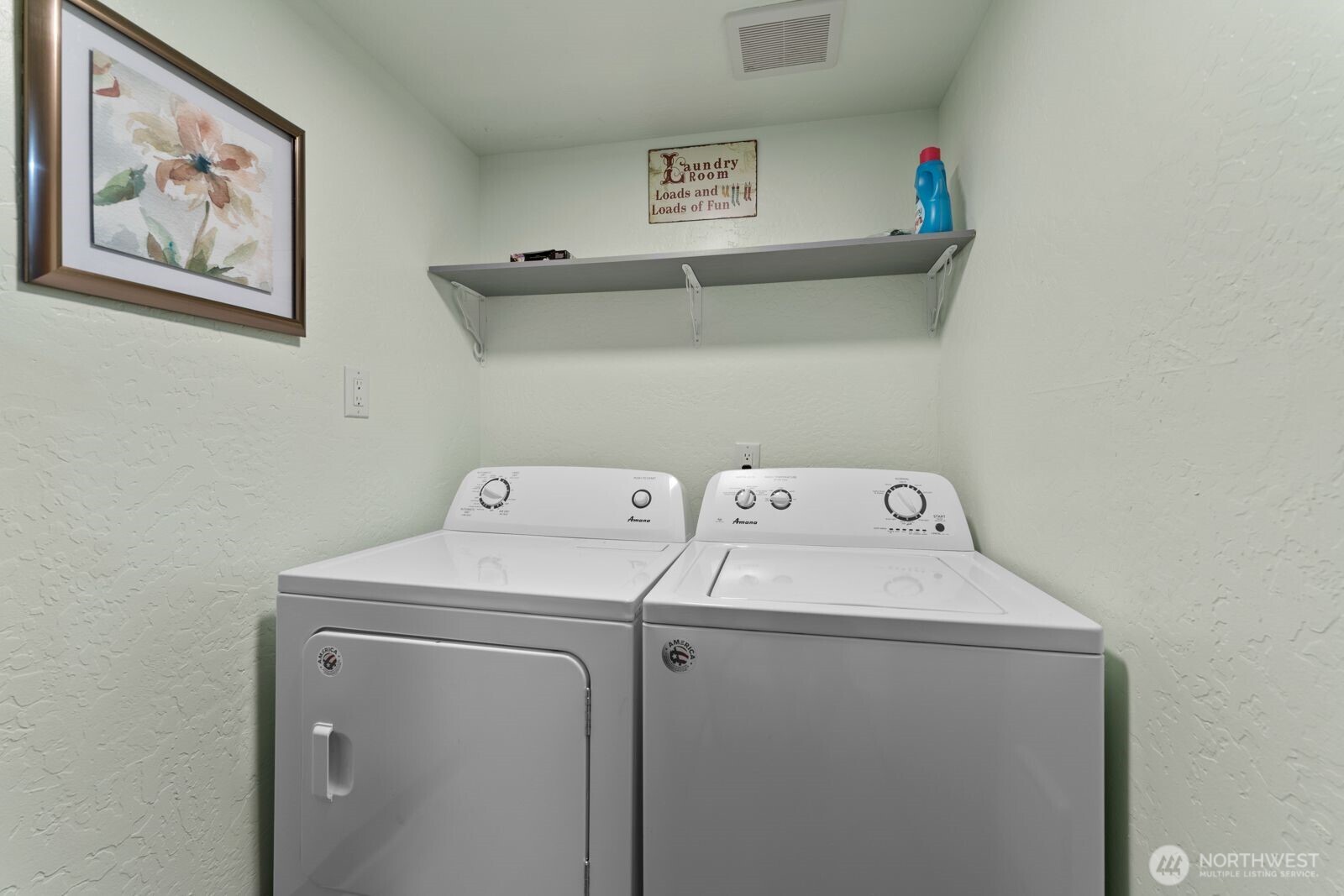 703 Boetzke Avenue Manson, WA 98831 - Photo 21 of 40 a utility room with dryer and washer