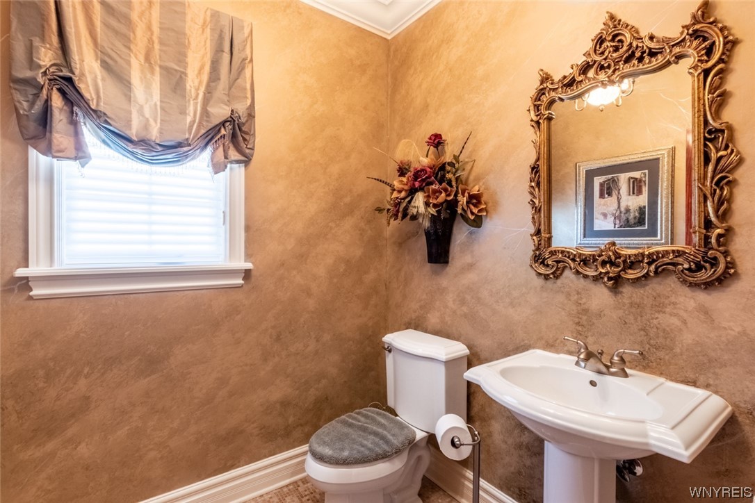 84 Laurel Lane Amherst, NY 14221 - Photo 13 of 50