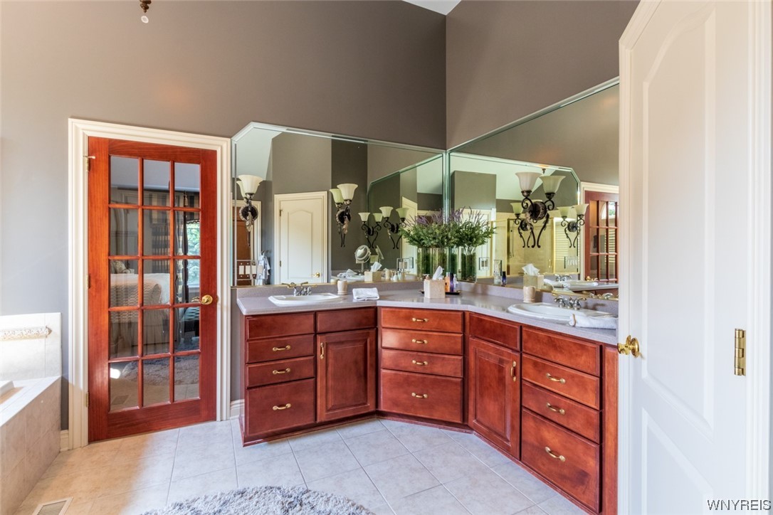 84 Laurel Lane Amherst, NY 14221 - Photo 34 of 50