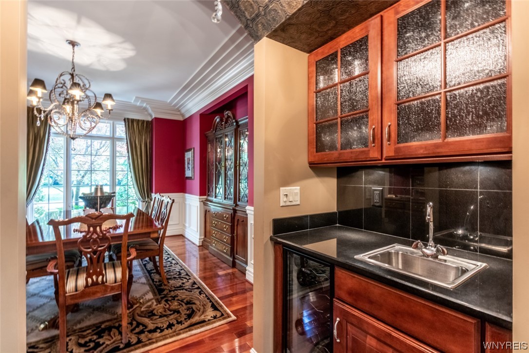 84 Laurel Lane Amherst, NY 14221 - Photo 10 of 50 Wet bar