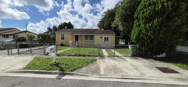 $499,995 | 610 East 6th Place, Hialeah, FL 33010