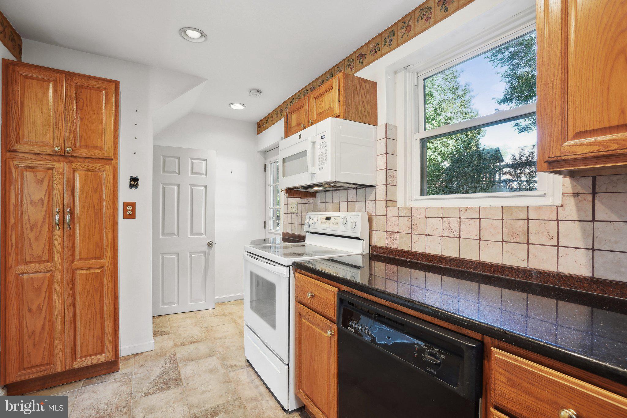 6 Park Valley Road Silver Spring, MD 20910 - Photo 10 of 36