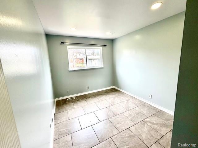 2123 Common Road Warren, MI 48092 - Photo 12 of 34 Gallery Image 12