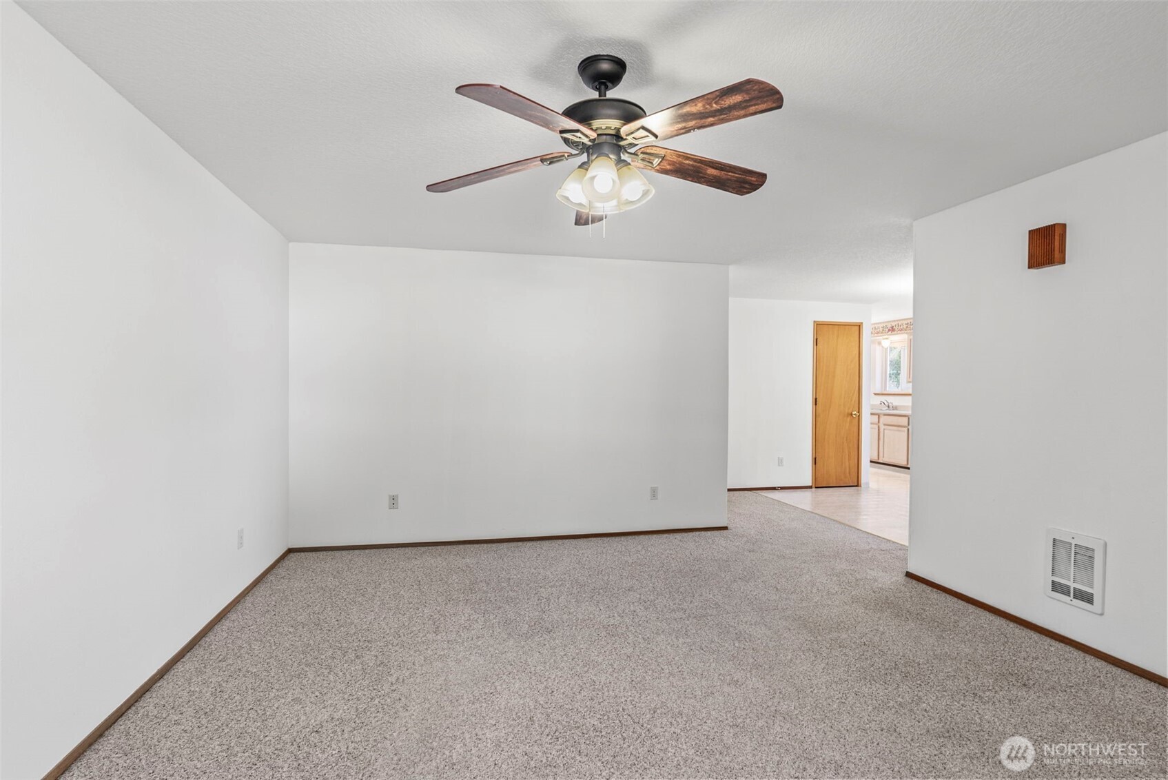 404 Rons Court Kelso, WA 98626 - Photo 14 of 28 Gallery Image 14