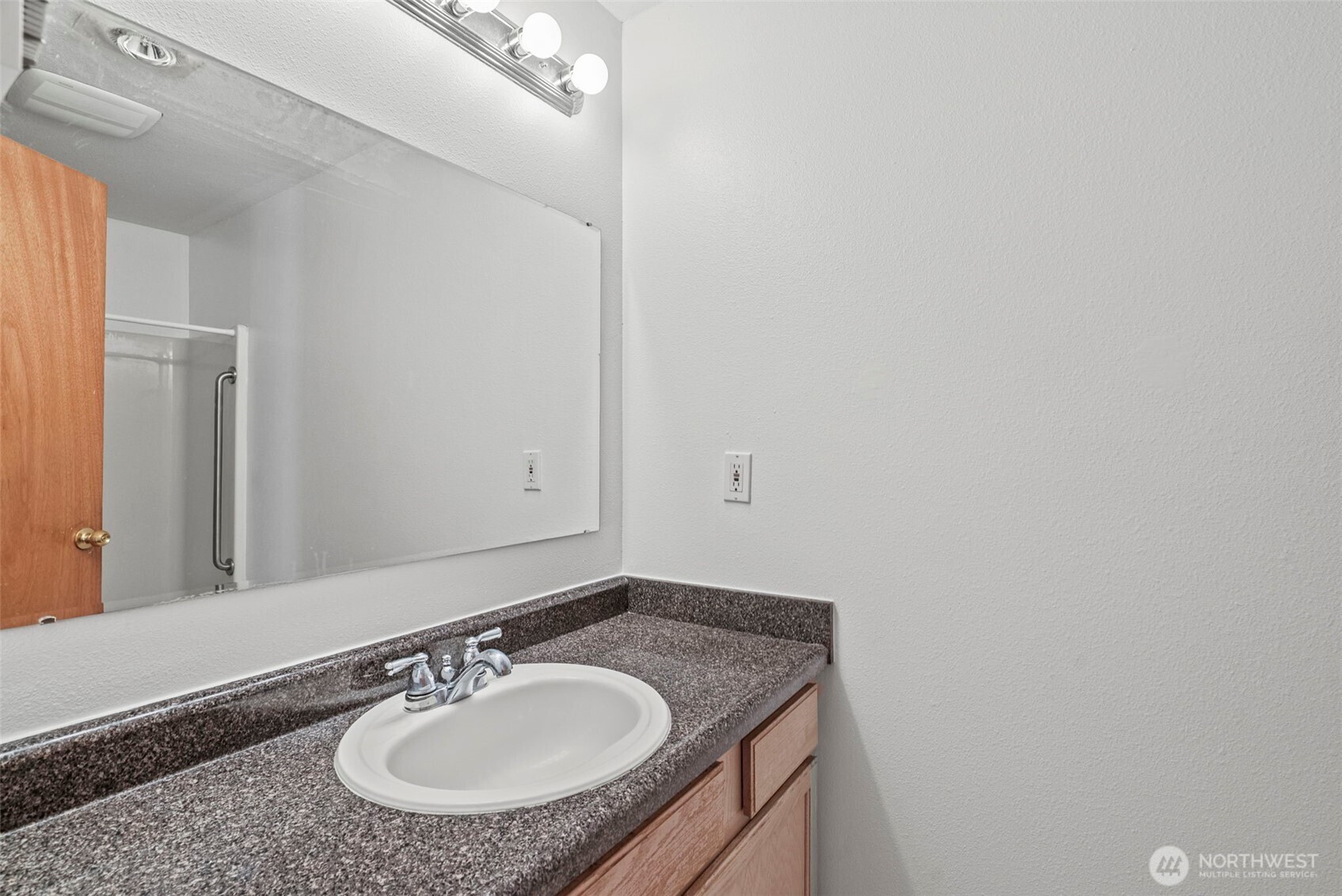 404 Rons Court Kelso, WA 98626 - Photo 18 of 28 Gallery Image 18