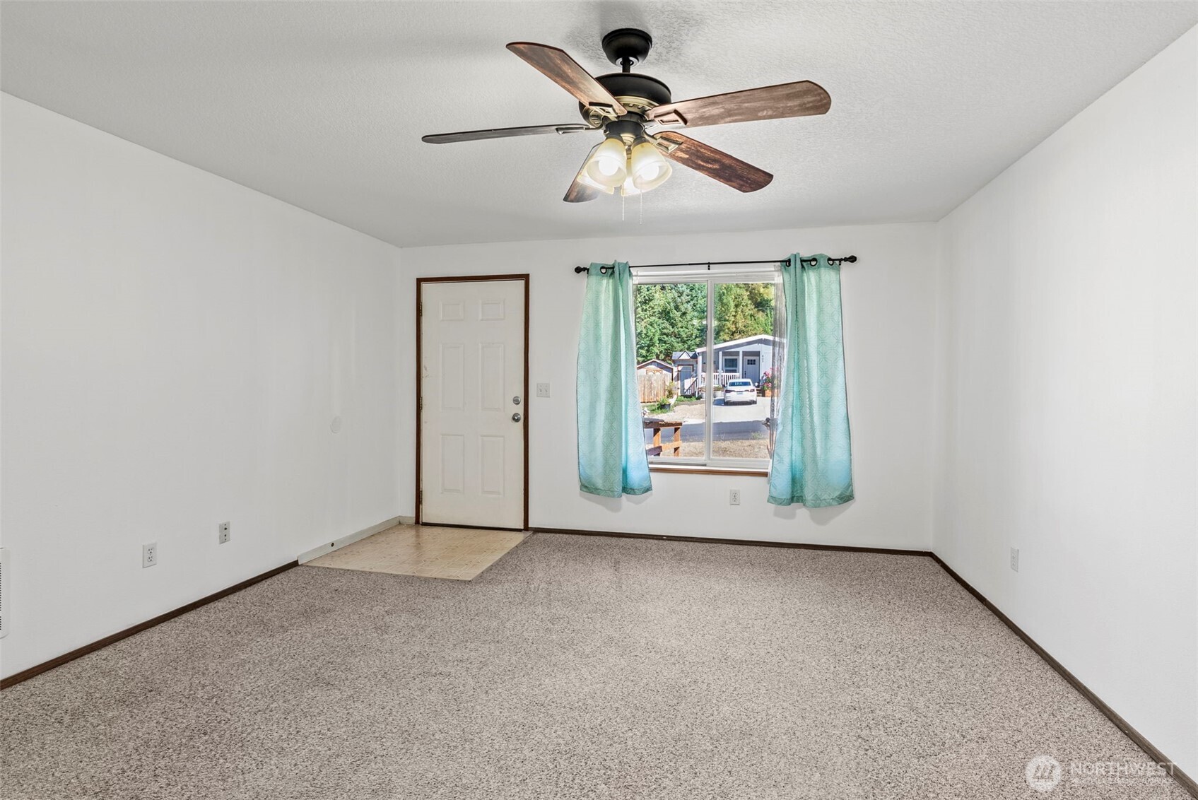 404 Rons Court Kelso, WA 98626 - Photo 10 of 28 Gallery Image 10