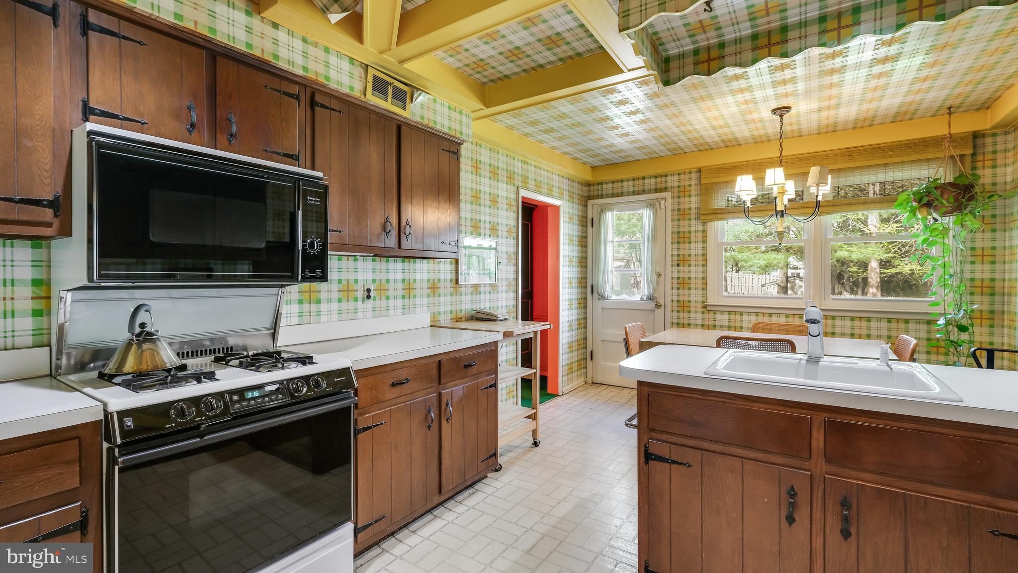 841 Broadmoor Road Huntingdon Valley, PA 19006 - Photo 13 of 28 Gallery Image 13
