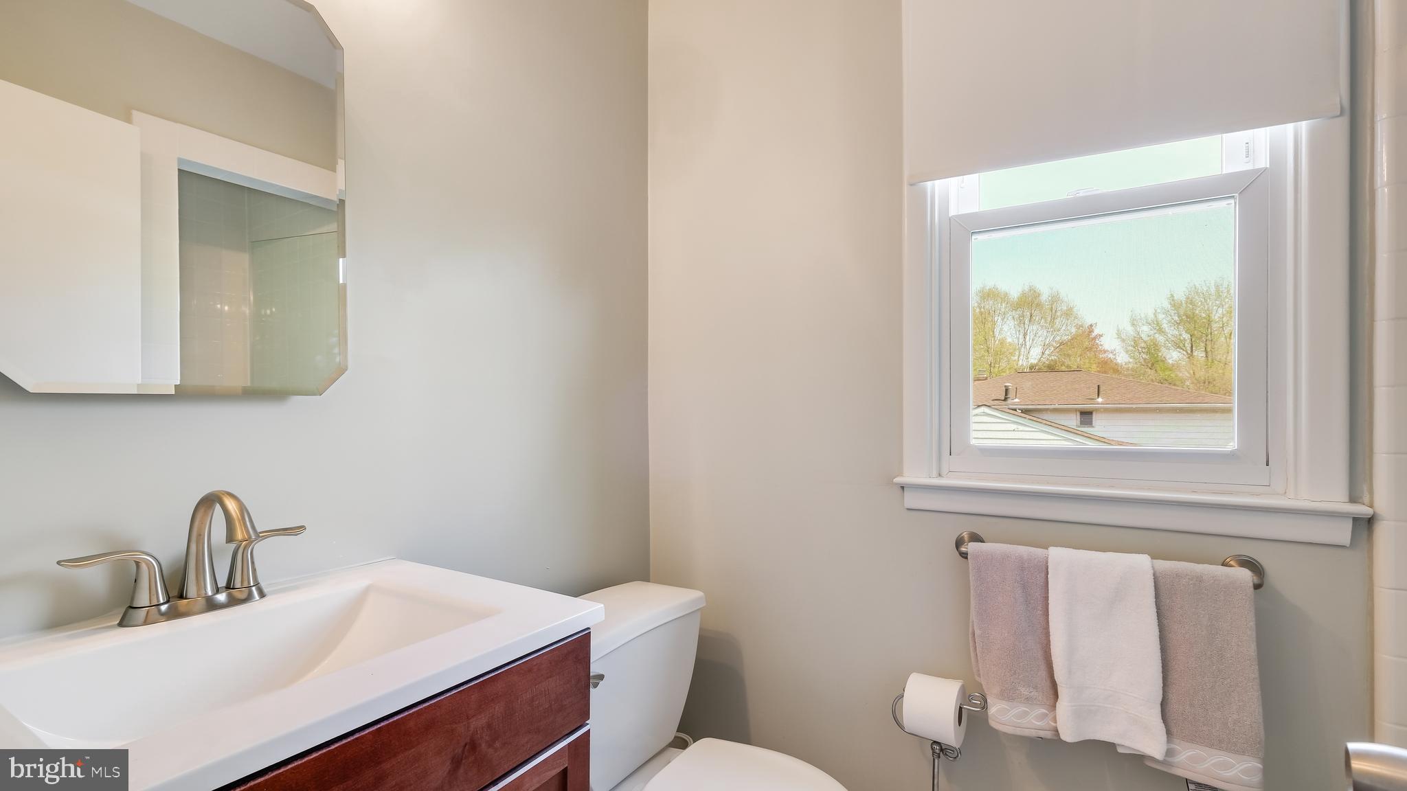 841 Broadmoor Road Huntingdon Valley, PA 19006 - Photo 18 of 28 Primary Bathroom