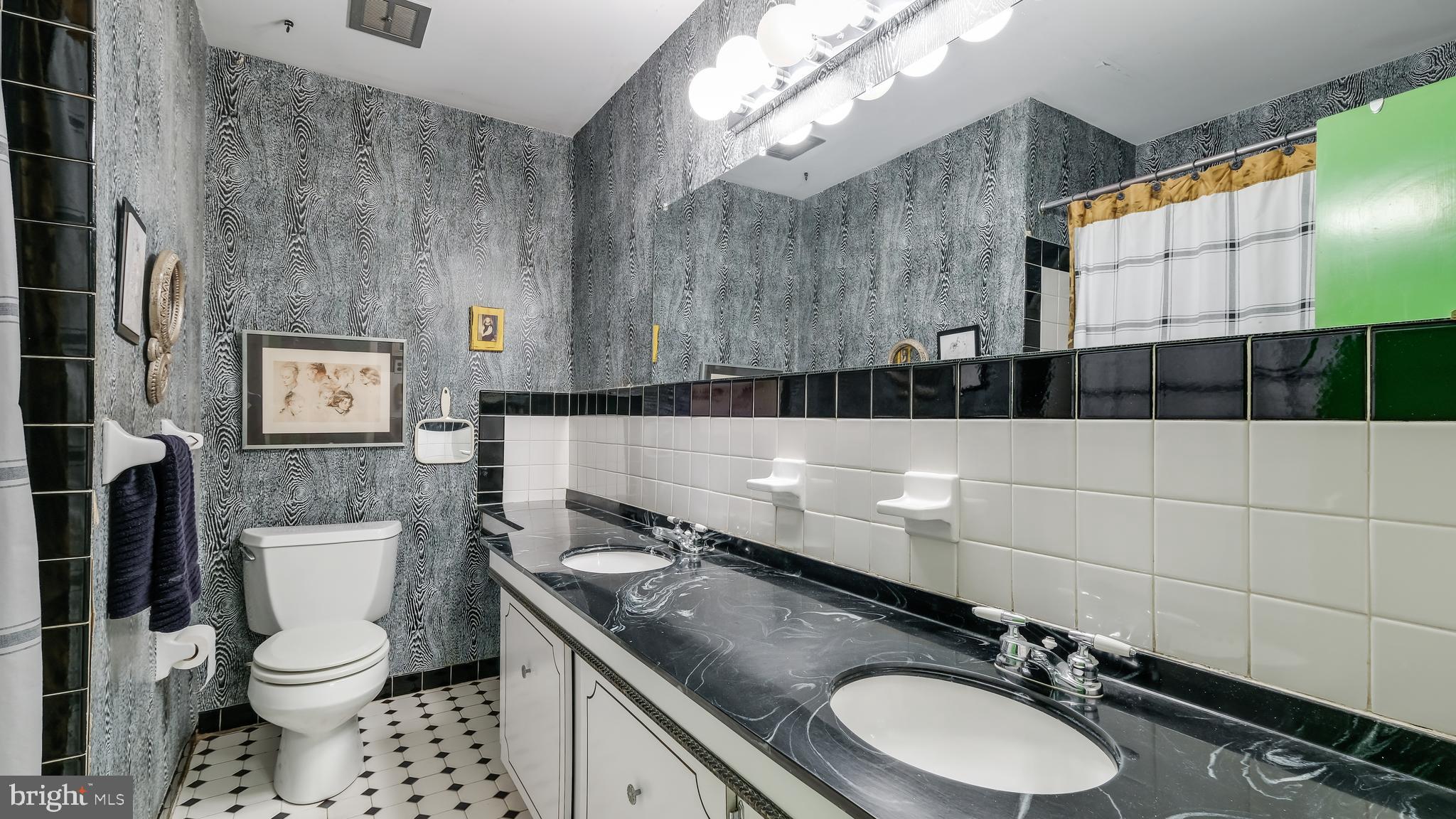 841 Broadmoor Road Huntingdon Valley, PA 19006 - Photo 23 of 28 Hall bathroom