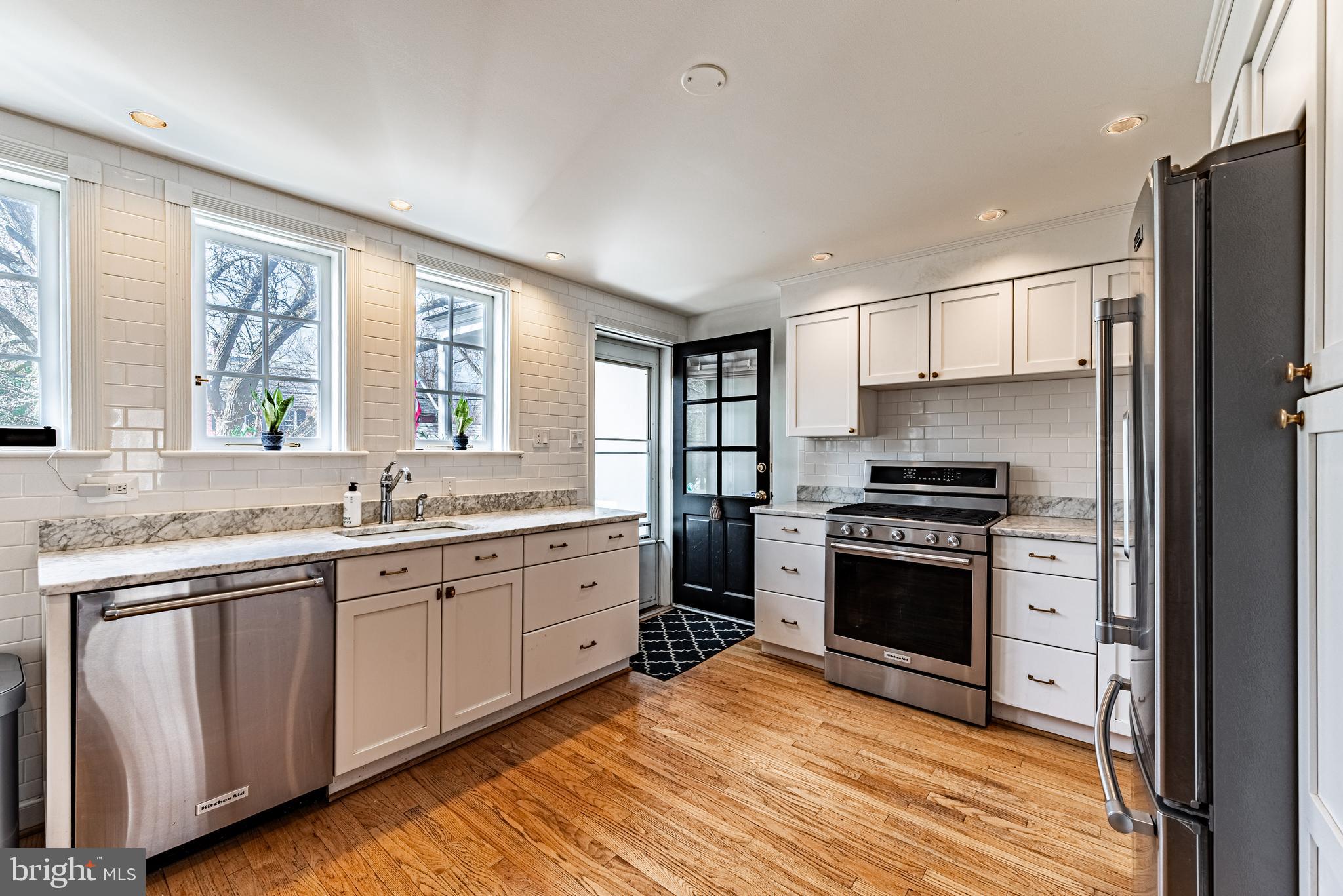 5 Middleton Court Baltimore, MD 21212 - Photo 11 of 38 Spacious Kitchen Provides Access to Rear Lane