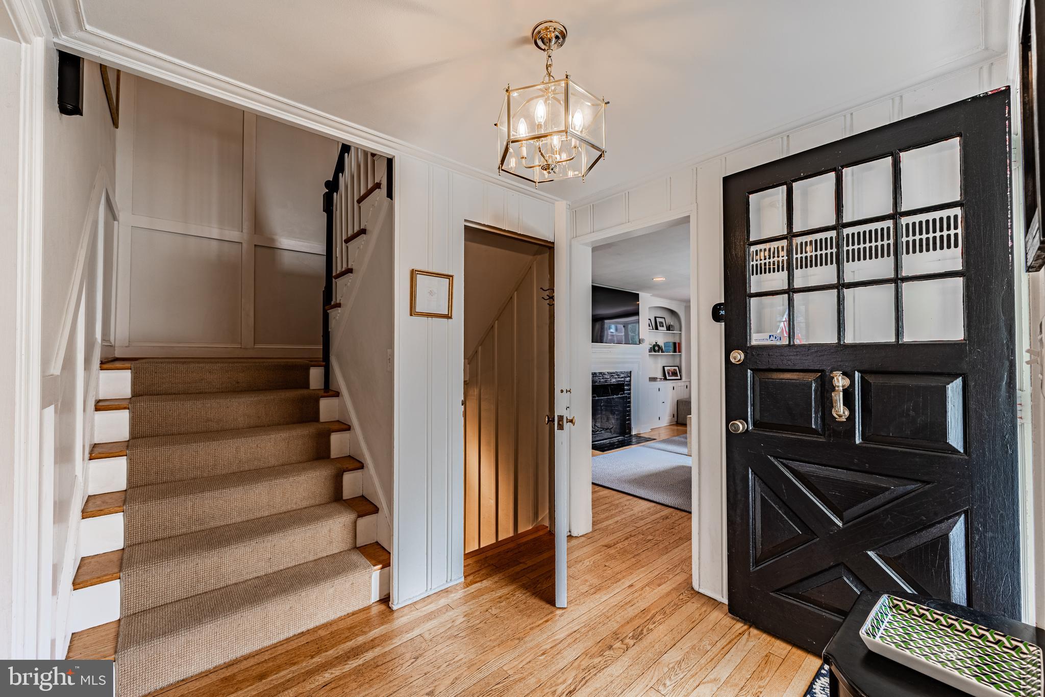 5 Middleton Court Baltimore, MD 21212 - Photo 6 of 38 Come in!