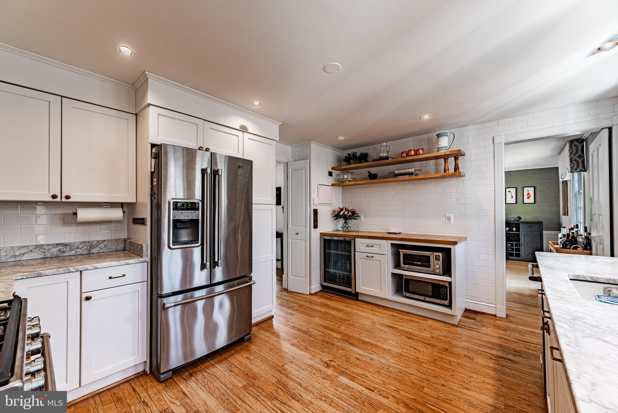 5 Middleton Court Baltimore, MD 21212 - Photo 10 of 38 Spacious Kitchen with Subway Tile and Marble