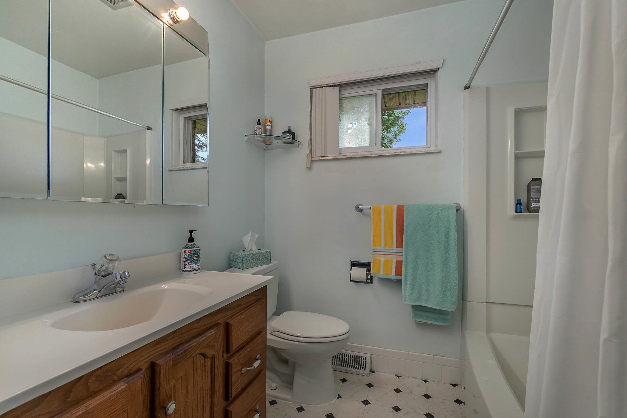2193 Midland Road Bay City, MI 48706 - Photo 15 of 22 Gallery Image 15