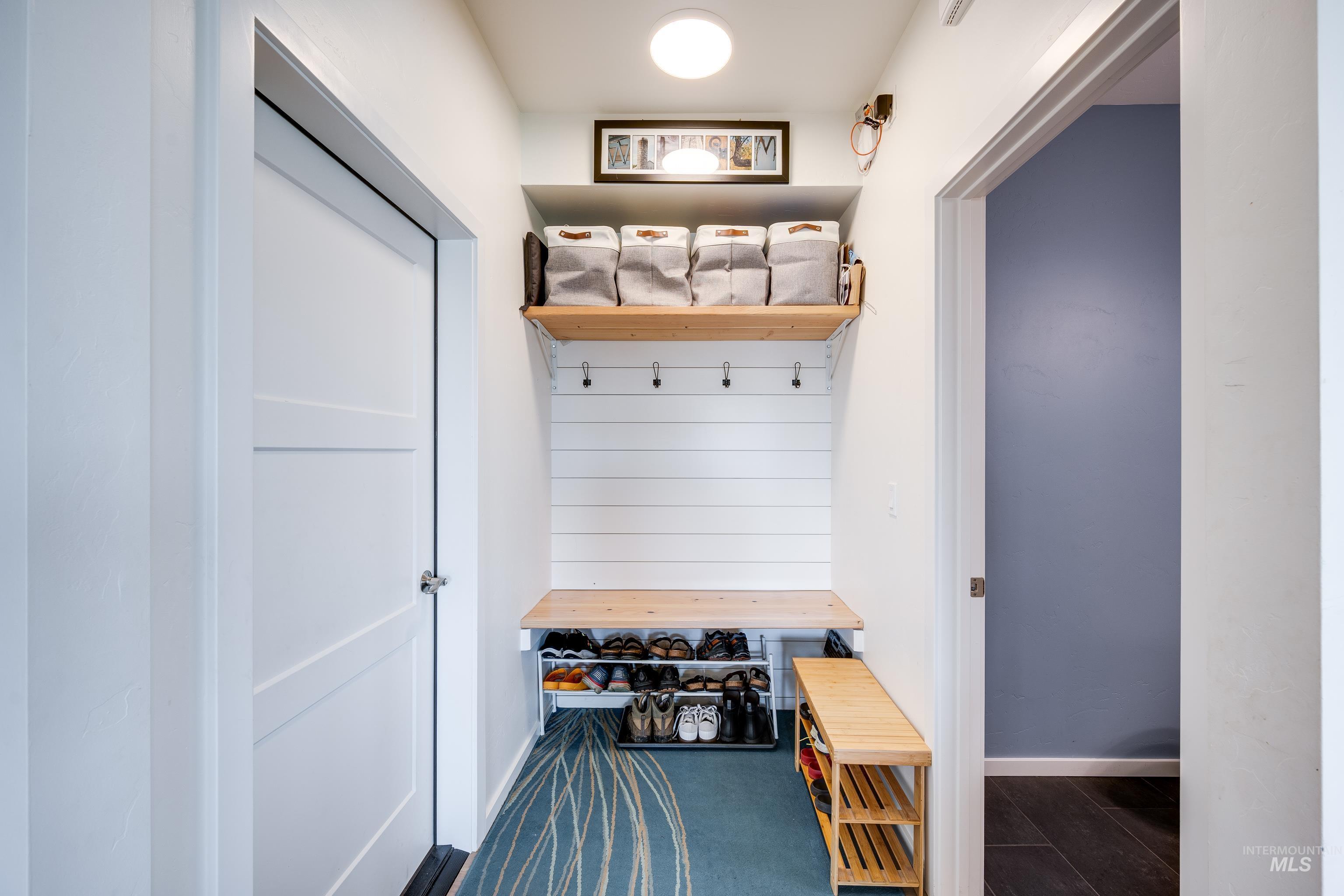 1325 Southwest Panorama Drive Pullman, WA 99163 - Photo 15 of 48 Mudroom with baseboards