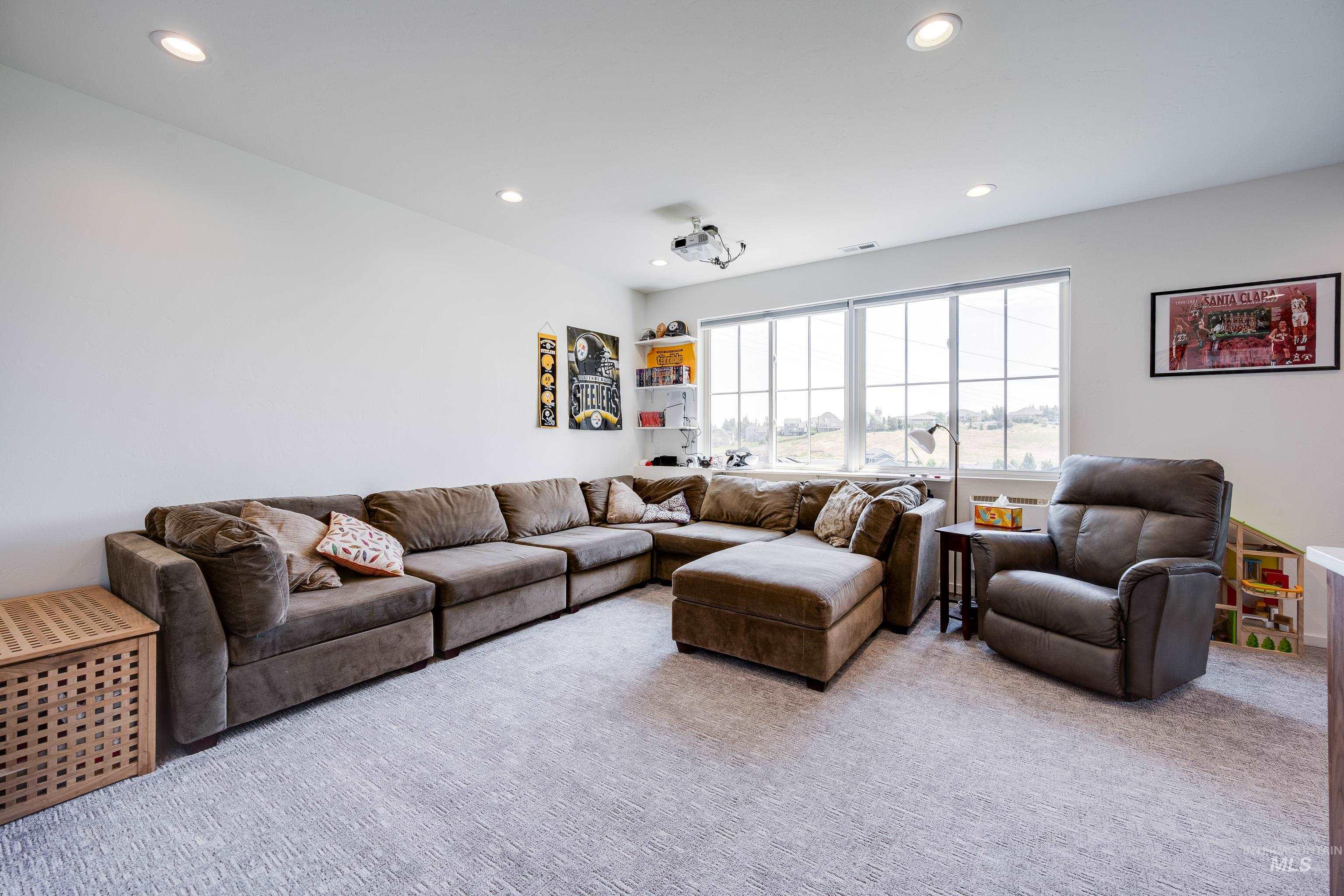 1325 Southwest Panorama Drive Pullman, WA 99163 - Photo 28 of 48 Living area with carpet and recessed lighting