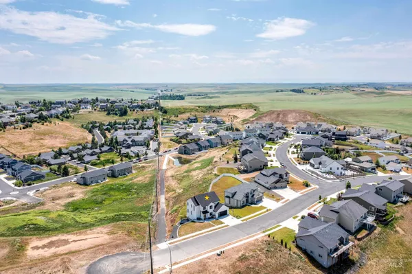 $899,000 | 1325 Southwest Panorama Drive, Pullman, WA 99163