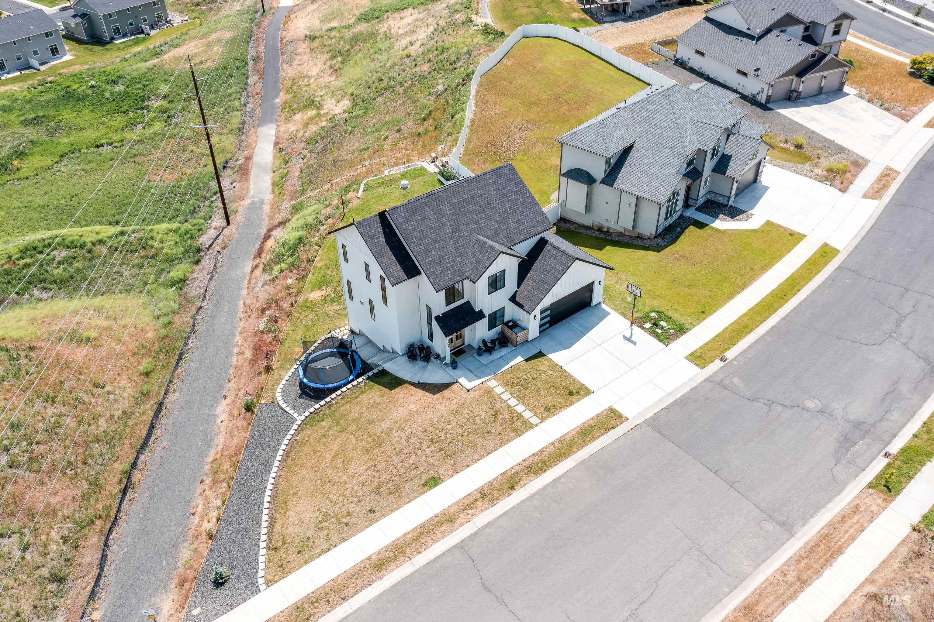 1325 Southwest Panorama Drive Pullman, WA 99163 - Photo 41 of 48 Aerial view of residential area