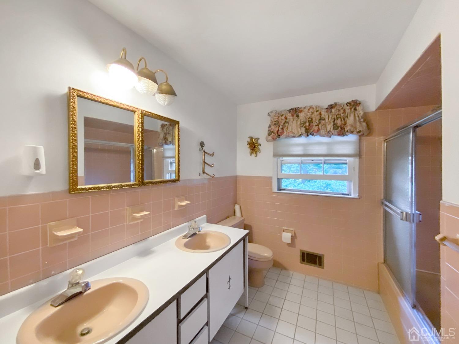 26 Dexter Road East Brunswick, NJ 08816 - Photo 17 of 22 Gallery Image 17