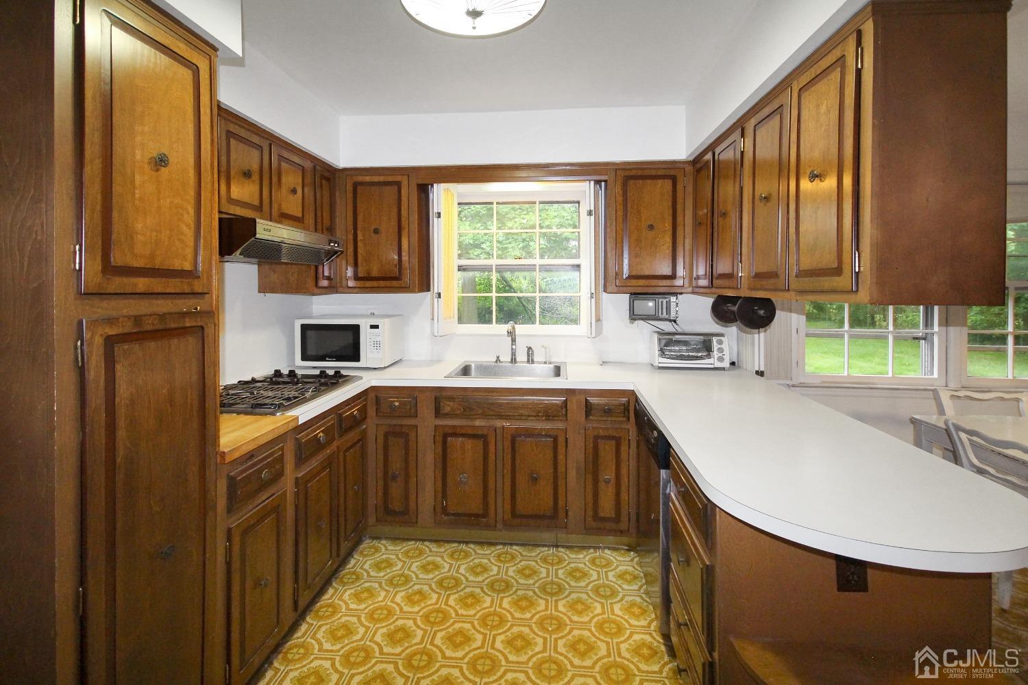 26 Dexter Road East Brunswick, NJ 08816 - Photo 7 of 22 Gallery Image 7