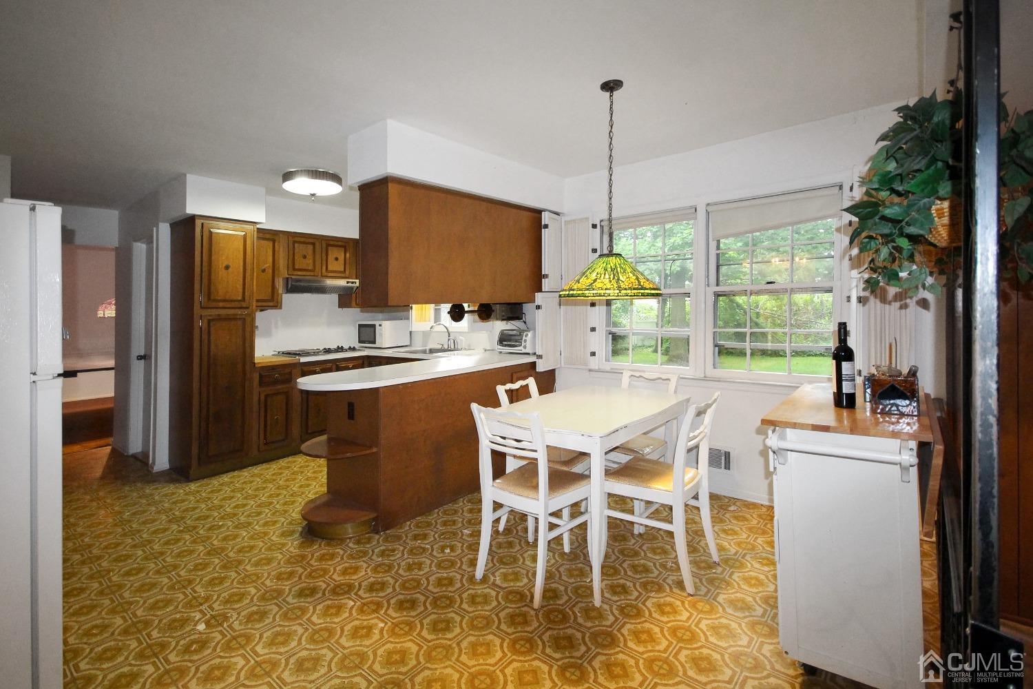 26 Dexter Road East Brunswick, NJ 08816 - Photo 8 of 22 Gallery Image 8
