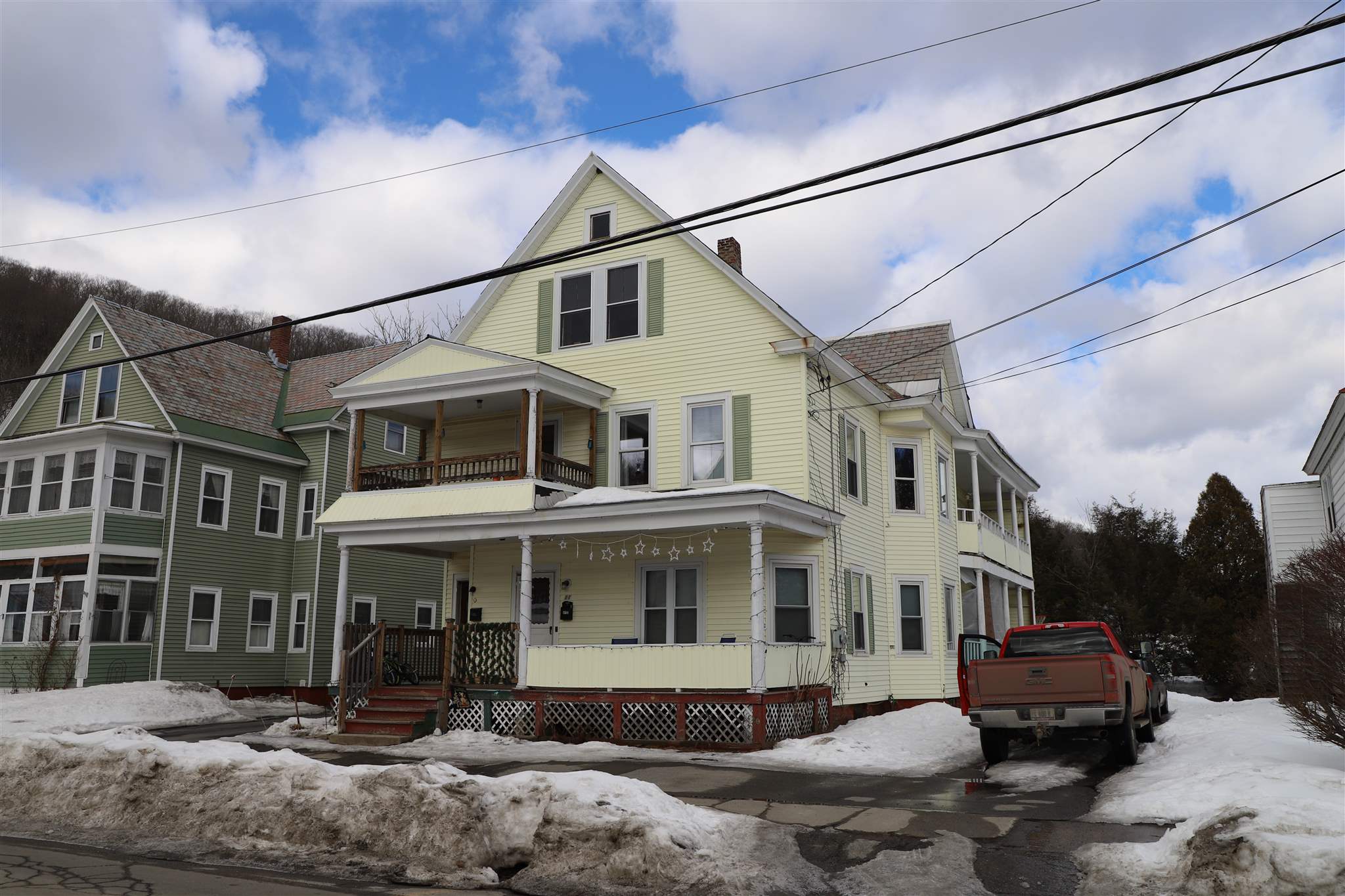 11 Tuttle Street Rockingham, VT 05101 - Photo 3 of 33