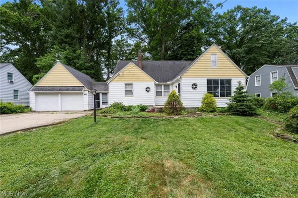 $229,900 | 29408 Luxona Avenue, Wickliffe, OH 44092