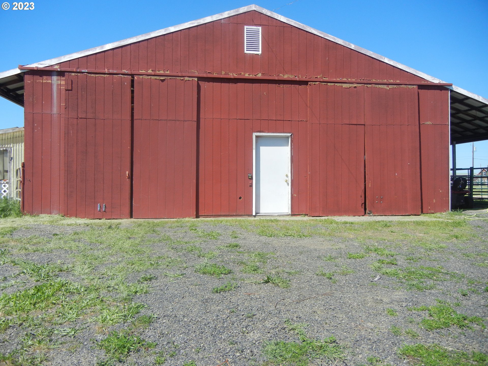 43776 Buckboard Trail Road Pendleton, OR 97801 - Photo 18 of 22 a view of a backyard