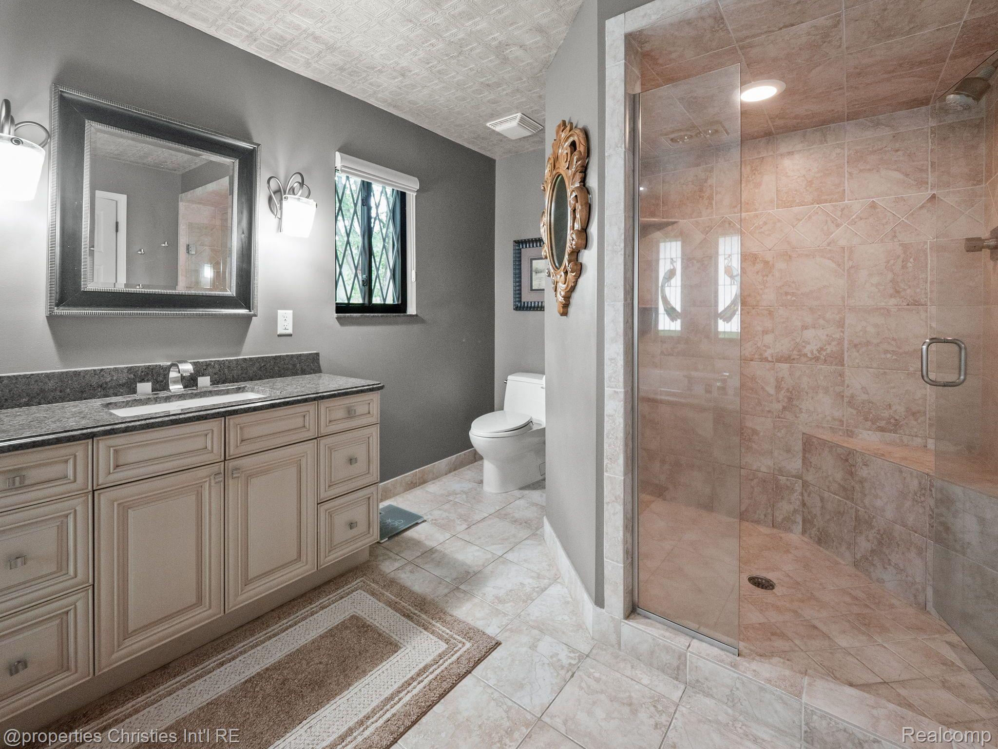 835 Northgate Road Rochester, MI 48306 - Photo 26 of 65 Primary Bath 3