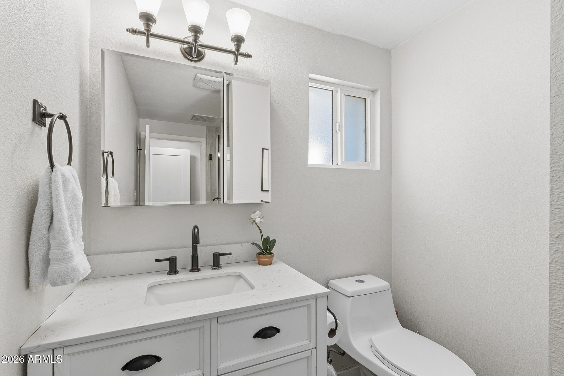 5228 North 15th Street Phoenix, AZ 85014 - Photo 86 of 96 Casita Bathroom
