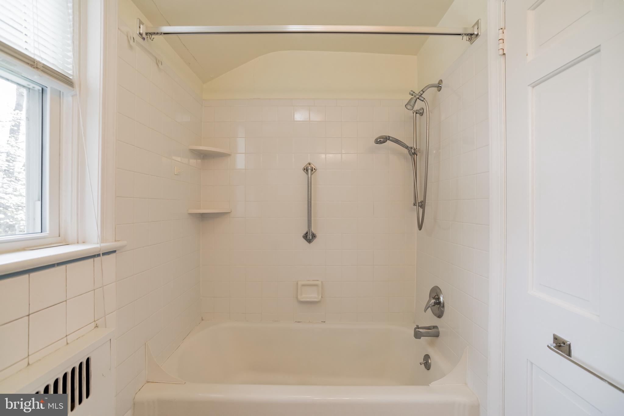 235 East Rose Tree Road Media, PA 19063 - Photo 18 of 31 Primary Full Bathroom