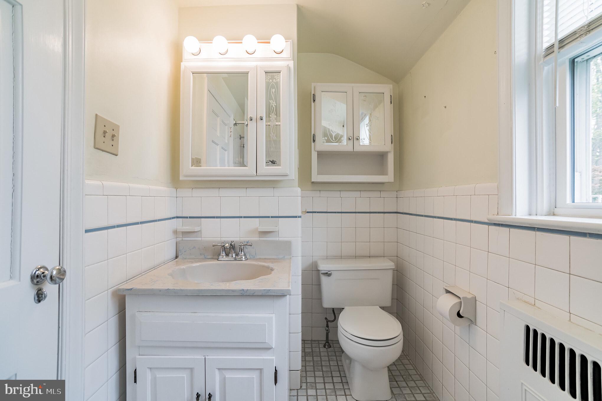 235 East Rose Tree Road Media, PA 19063 - Photo 22 of 31 Full Hall Bath