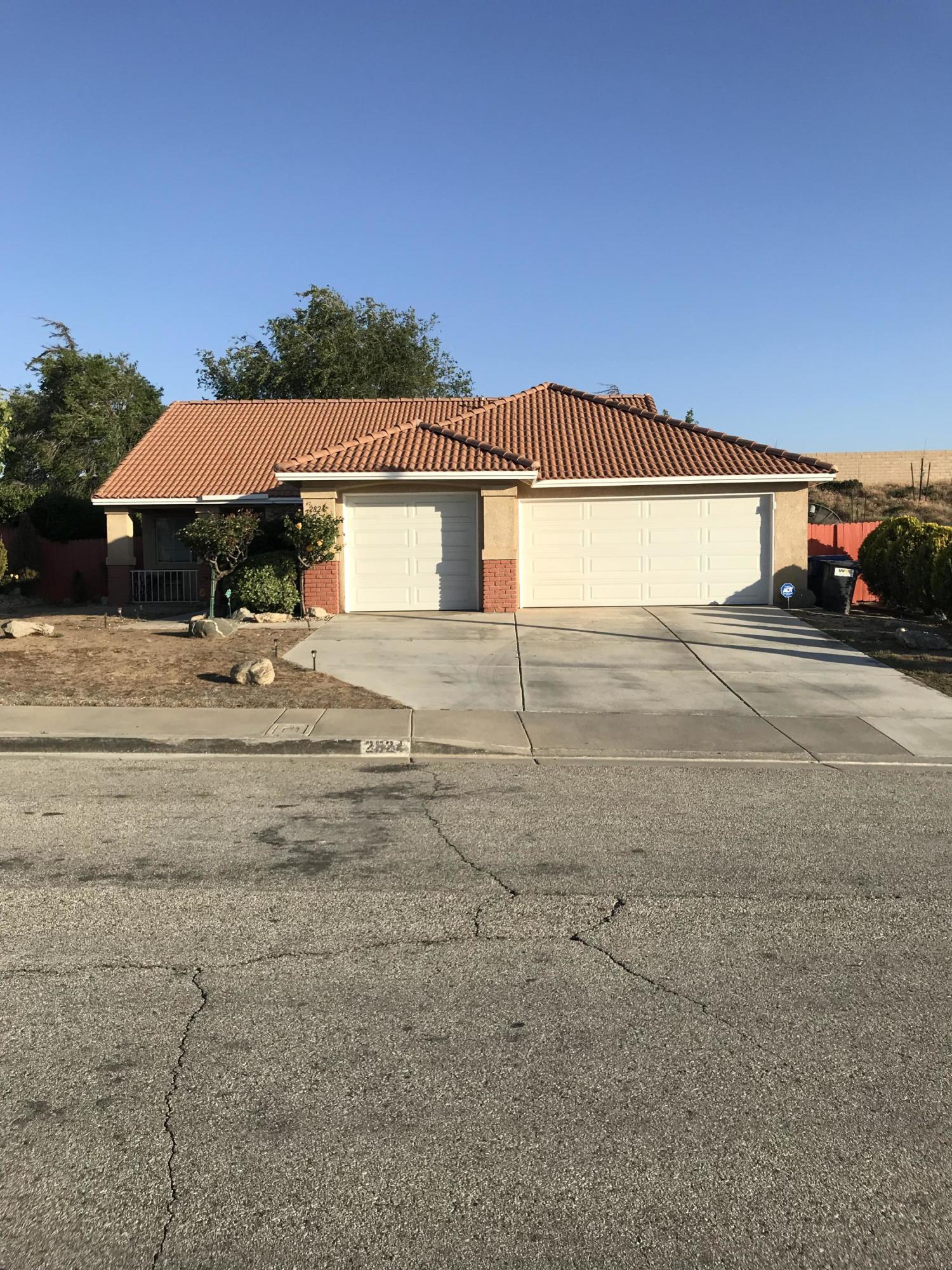 2824 Chuckwagon Road Palmdale, CA 93550 - Photo 2 of 28 A678A87D-DCF1-4066-B9F9-927184768BDB